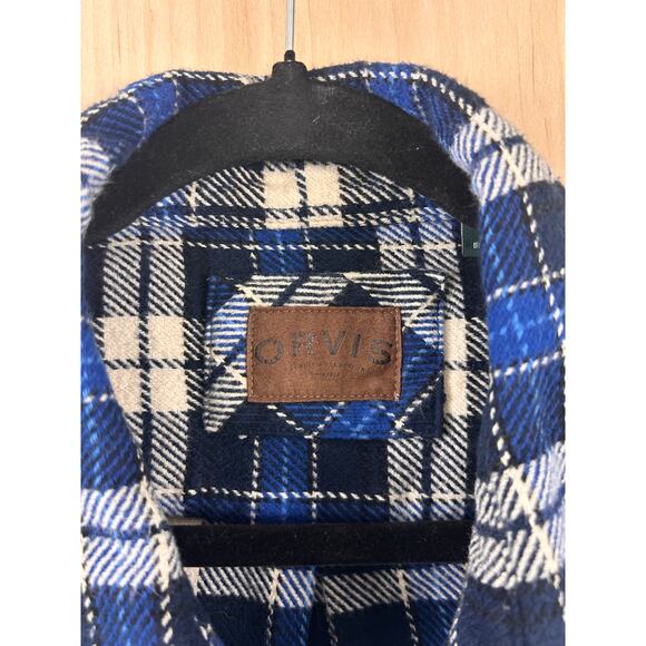 Orvis Blue Plaid Flannel Shirt Men’s Medium Cotton Button Front Elbow Patch - Picture 2 of 9